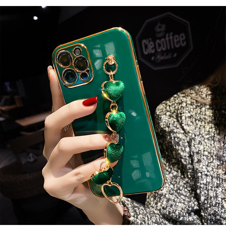 Luxury Plating Heart Metal Bracelet  Chain iPhone Case 13 / 13 Mini / 13Pro / 13 Pro Max