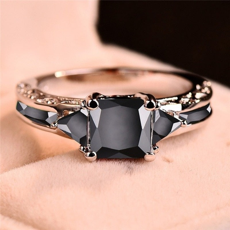 Inlaid Black Zircon Ring