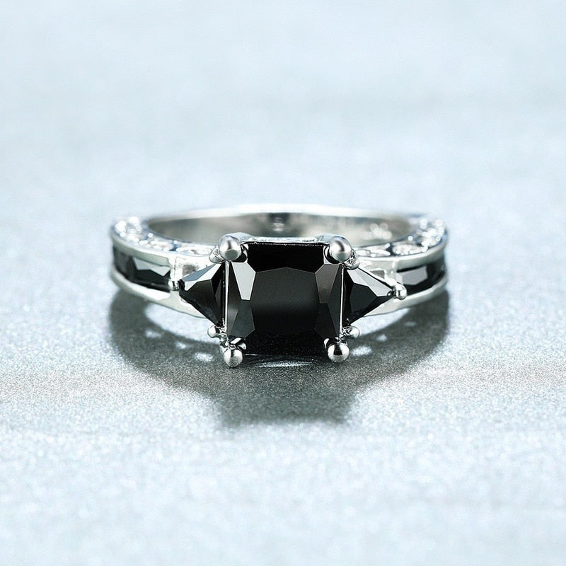 Inlaid Black Zircon Ring